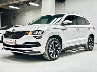2023 Skoda Karoq DSG7 I, белый, 1950124 рублей, вид 1