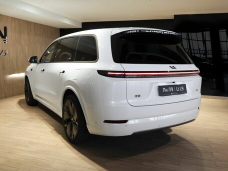 2025 Li Auto (Lixiang) L9 52.3 kWh I Рестайлинг, белый, 11990000 рублей, вид 5
