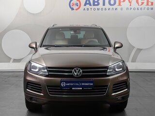 2012 Volkswagen Touareg II, коричневый, 2155000 рублей, вид 3