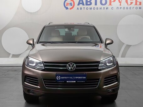 2012 Volkswagen Touareg II, коричневый, 2155000 рублей, вид 3