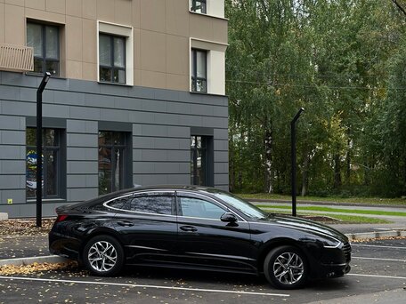 2020 Hyundai Sonata VIII (DN8), чёрный, 2499999 рублей, вид 4