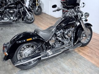 2017 Harley-Davidson Softail Deluxe, чёрный, 1100000 рублей, вид 3