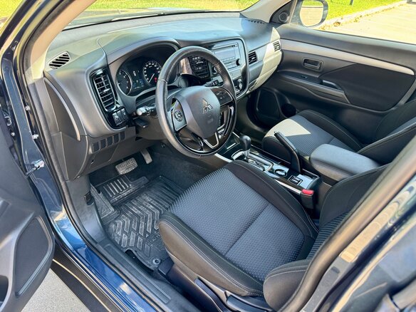 2018 Mitsubishi Outlander III Рестайлинг 3, синий, 1890000 рублей - вид 12