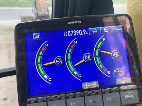 2019 Komatsu PC220-8, жёлтый, 6900000 рублей, вид 2