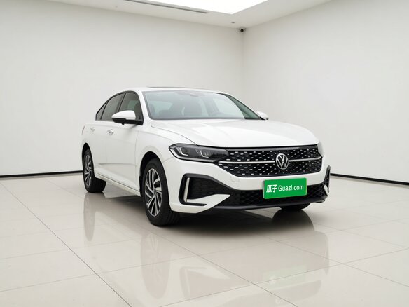 2023 Volkswagen Lavida III Рестайлинг, белый, 1230000 рублей - вид 3