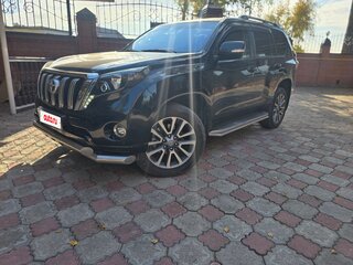 2017 Toyota Land Cruiser Prado 150 Series Рестайлинг 1, чёрный, 4100000 рублей, вид 4