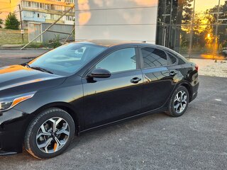 2018 Kia Forte III, чёрный, 1400000 рублей, вид 3