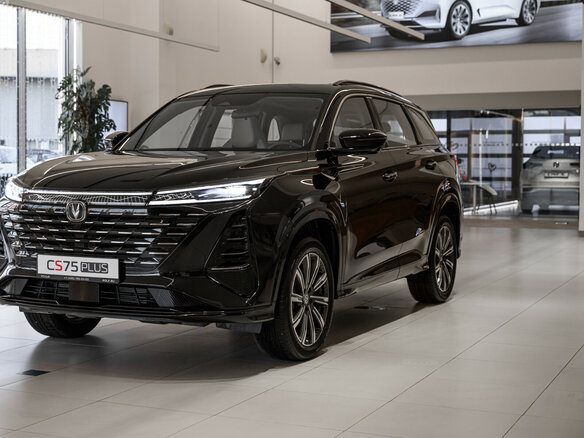 2024 Changan CS75 Plus III, чёрный, 2900000 рублей - вид 4