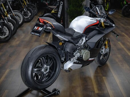 2021 Ducati Panigale V4, чёрный, 2890000 рублей, вид 4