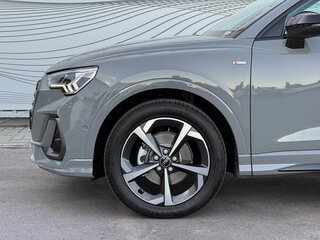 2026 Audi Q3 35 TFSI II (F3), серый, 3890000 рублей, вид 3