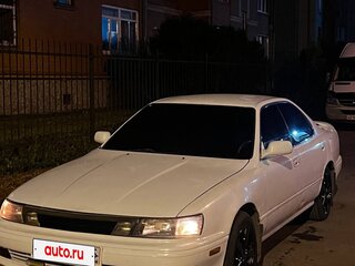 1992 Toyota Vista III (V30), белый, 320000 рублей, вид 3