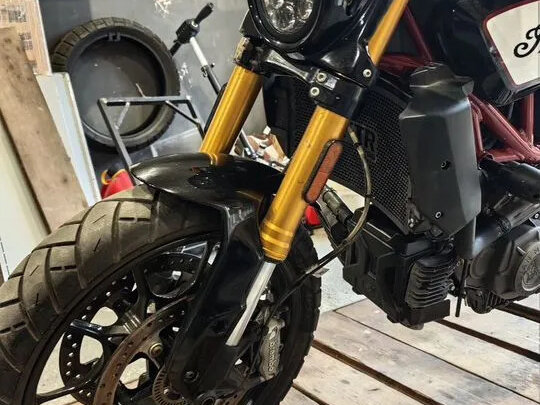 2019 Indian FTR 1200, красный - вид 8