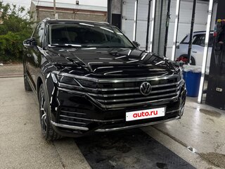 2019 Volkswagen Touareg III, чёрный, 3600000 рублей, вид 2