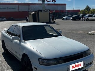 1992 Toyota Vista III (V30), белый, 320000 рублей, вид 2
