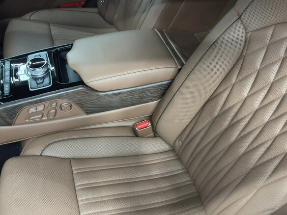 2020 Genesis G90 I Рестайлинг, чёрный, 4900000 рублей - вид 38