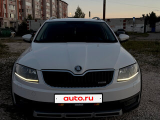 2017 Skoda Octavia Scout III (A7), белый, 1700000 рублей, вид 2