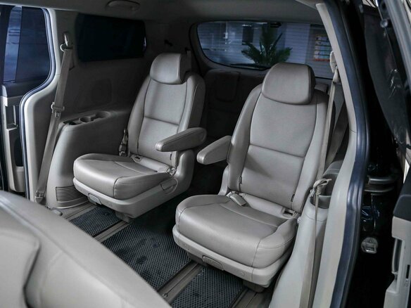 2019 Kia Carnival III, чёрный, 2650000 рублей - вид 8