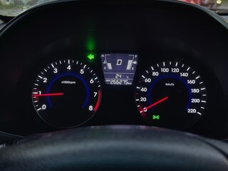 2013 Hyundai Solaris I, чёрный, 700000 рублей, вид 5