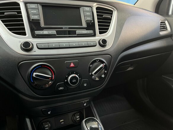 2022 Hyundai Solaris II Рестайлинг, белый, 1546777 рублей - вид 14
