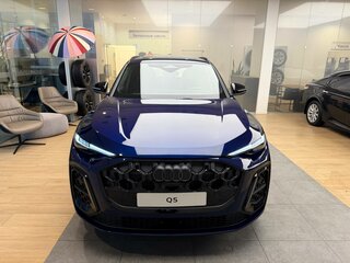 2025 Audi Q5 45 TFSI III (GU), синий, 10690000 рублей, вид 2