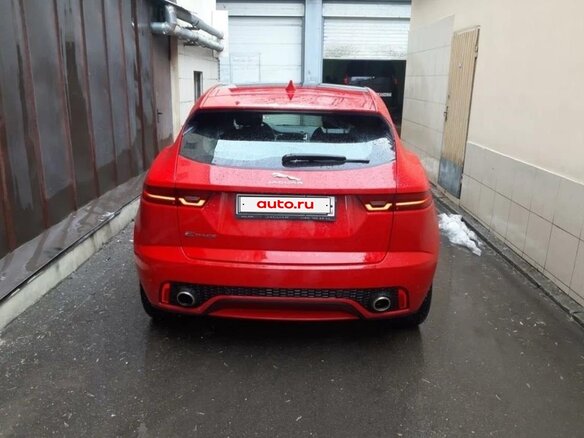 2018 Jaguar E-Pace I, красный, 4950000 рублей - вид 2
