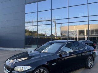 2013 BMW 5 серии 520i VI (F10/F11/F07), чёрный, 1955000 рублей, вид 1