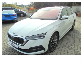 2022 Skoda Octavia IV (A8), белый, 3350000 рублей, вид 3