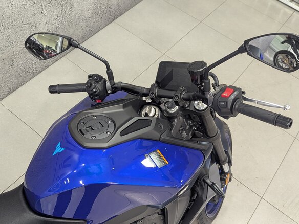 2024 Yamaha MT-09 (FZ-09), синий, 1340510 рублей - вид 7