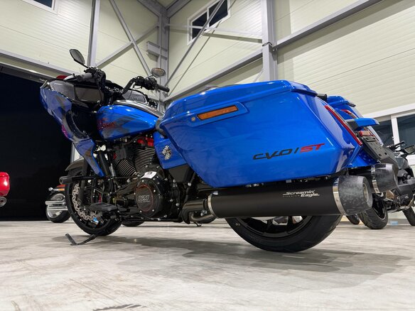 2026 Harley-Davidson CVO Road Glide, синий - вид 15