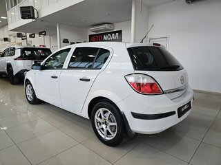 2006 Opel Astra H, белый, 539000 рублей, вид 3