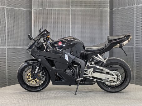 2016 Honda CBR 600RR, чёрный, 899000 рублей, вид 5
