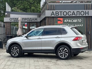 2018 Volkswagen Tiguan II, серебристый, 2349000 рублей, вид 4