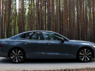 2021 Volvo S60 III, серый, 3650000 рублей, вид 3