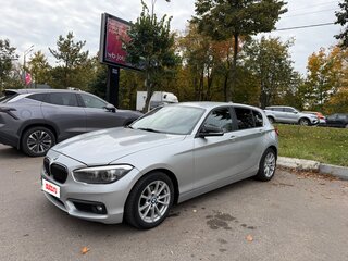 2017 BMW 1 серии 118i II (F20/F21) Рестайлинг 2, серебристый, 1450000 рублей, вид 1
