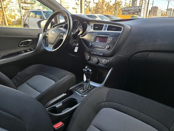 2013 Kia Ceed II, коричневый, 930000 рублей - вид 9