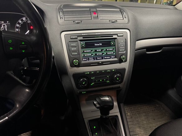 2012 Skoda Octavia II (A5) Рестайлинг, серый, 1000000 рублей - вид 10