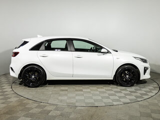 2018 Kia Ceed III, белый, 1599700 рублей, вид 4