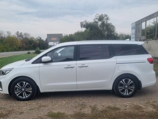 2020 Kia Carnival III, белый, 3060000 рублей, вид 4