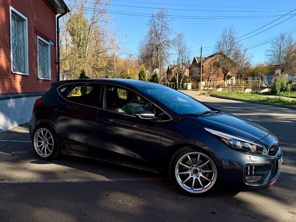 2017 Kia Ceed GT I Рестайлинг, серый, 1290000 рублей - вид 5