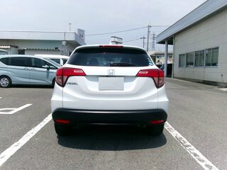 2019 Honda Vezel I Рестайлинг, белый, 1447000 рублей, вид 4
