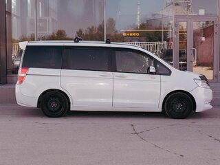 2012 Honda Stepwgn Spada IV Рестайлинг, белый, 1090000 рублей, вид 4