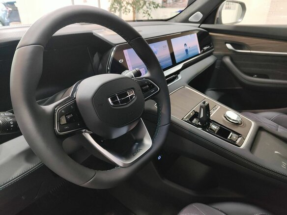 2026 Geely Monjaro I, серебристый - вид 12