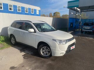 2014 Mitsubishi Outlander III, белый, 1500000 рублей, вид 2