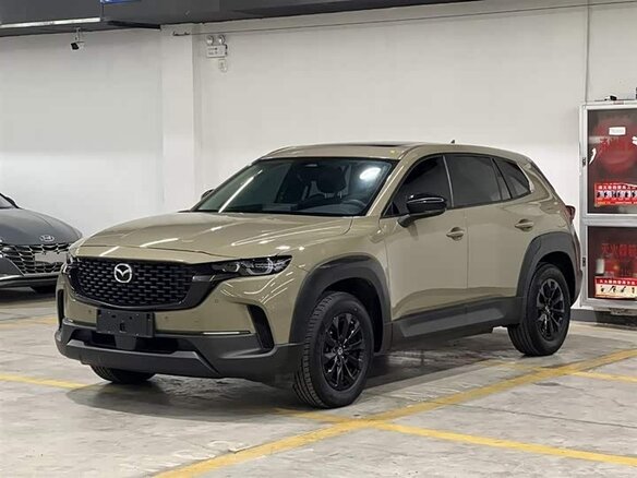2023 Mazda CX-50, бежевый