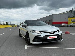 2022 Toyota Camry VIII (XV70) Рестайлинг, белый, 3700000 рублей, вид 3