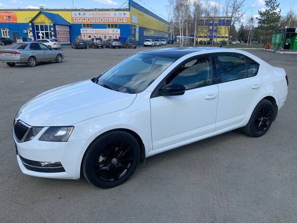 2017 Skoda Octavia III (A7), белый, 1170000 рублей - вид 1