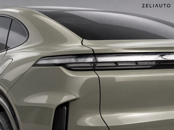 2026 Porsche Cayenne Turbo Electric Coupé IV, зелёный, 30000000 рублей - вид 15