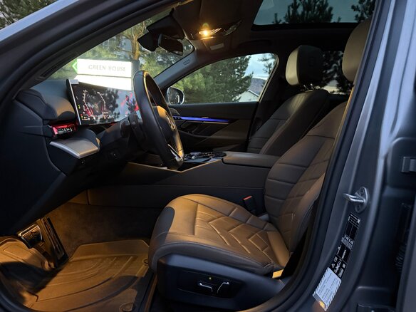 2025 BMW 5 серии Long 530Li xDrive VIII (G60/G61/G68), серый, 7200000 рублей - вид 13