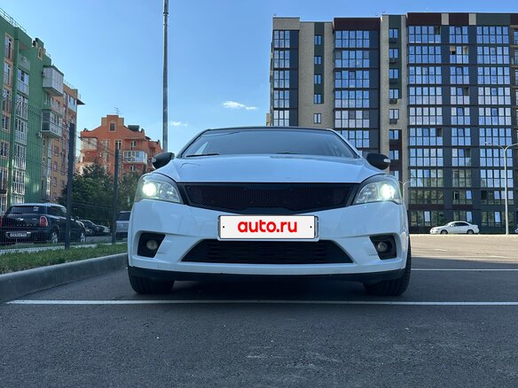 2011 Kia Ceed I Рестайлинг, белый, 770000 рублей - вид 2