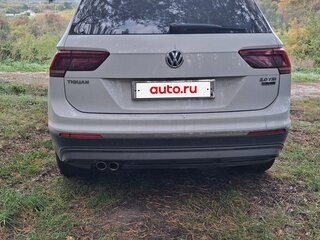 2017 Volkswagen Tiguan II, белый, 2350000 рублей, вид 3